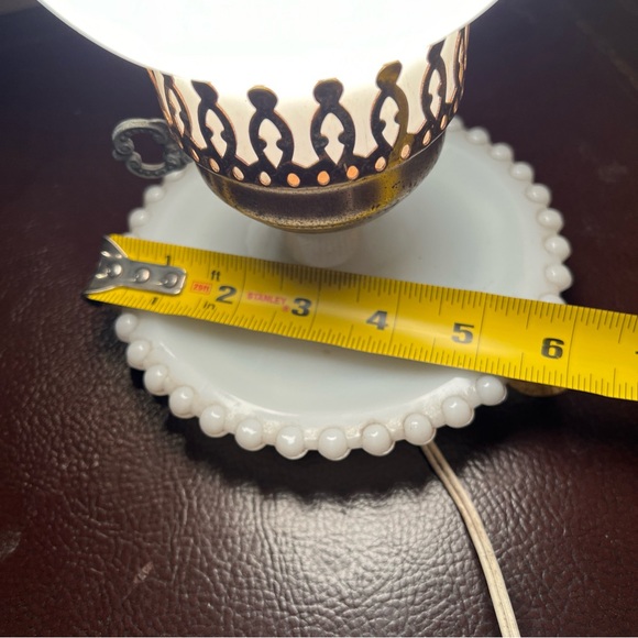 Vintage Milk Glass Lamps Yellow Roses Handpainted Ruffled Hobnail - Picture 6 of 11